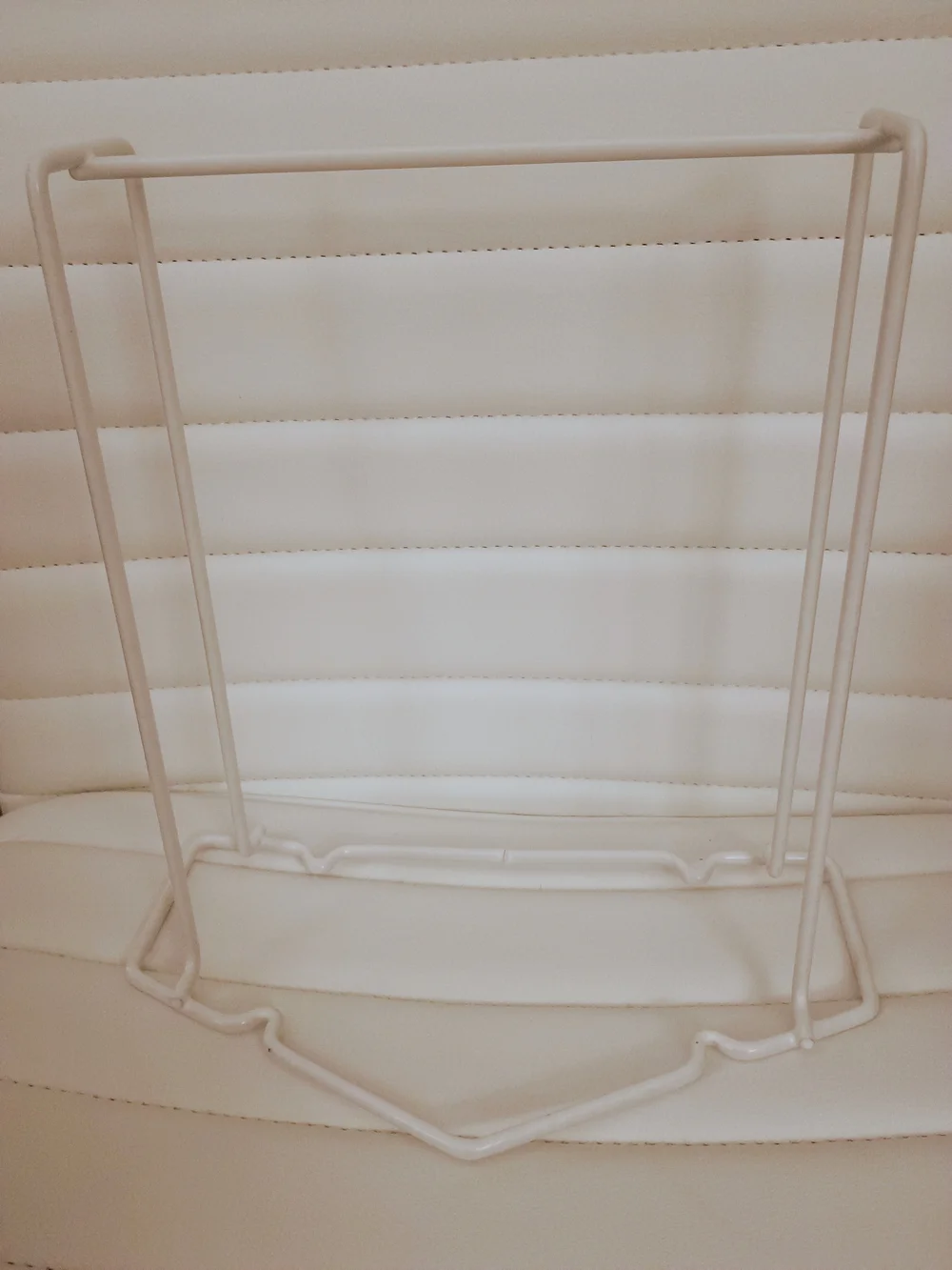 PRICE FIRM NWOT White Metal Clothes Hanger Organizer